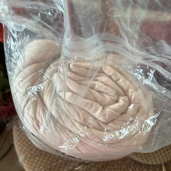 Brand New Bedsure GentleSoft Down Alternative Comforter Queen Beige - Picture 3 of 14